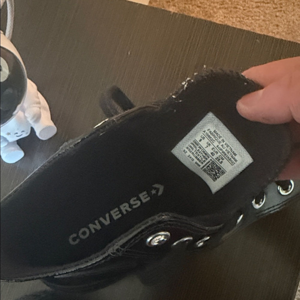 Converse Black Platform Lace-Up Women’s Boots - Picture 3 of 3
